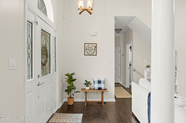 4010 Rivulet Ln, Louisville, KY 40299