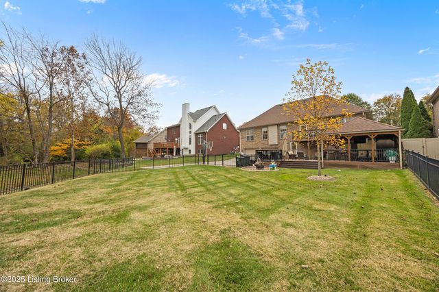 4010 Rivulet Ln, Louisville, KY 40299