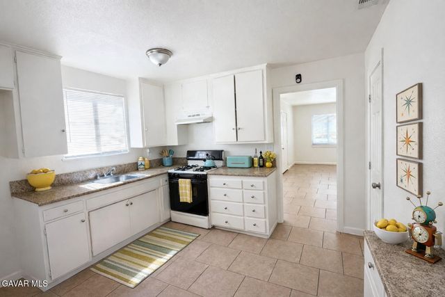 44226 2nd Street, Lancaster, CA 93535