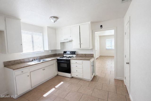 44226 2nd Street, Lancaster, CA 93535