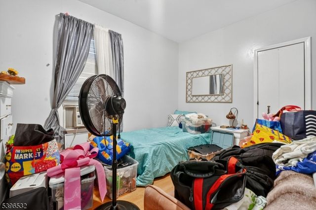 1110 Hampton Pl, Elizabeth City, NJ 07201