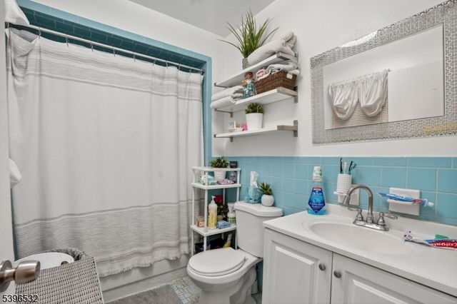 1110 Hampton Pl, Elizabeth City, NJ 07201