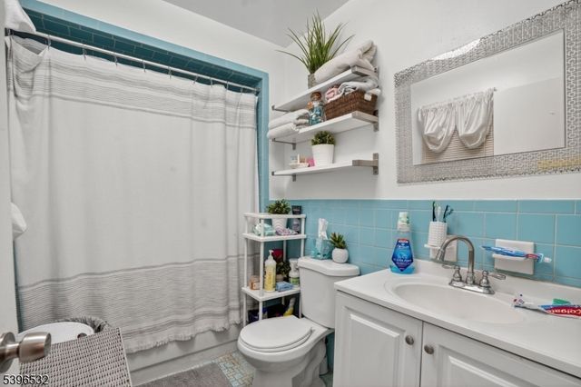 1110 Hampton Pl, Elizabeth City, NJ 07201