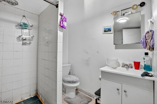 1110 Hampton Pl, Elizabeth City, NJ 07201