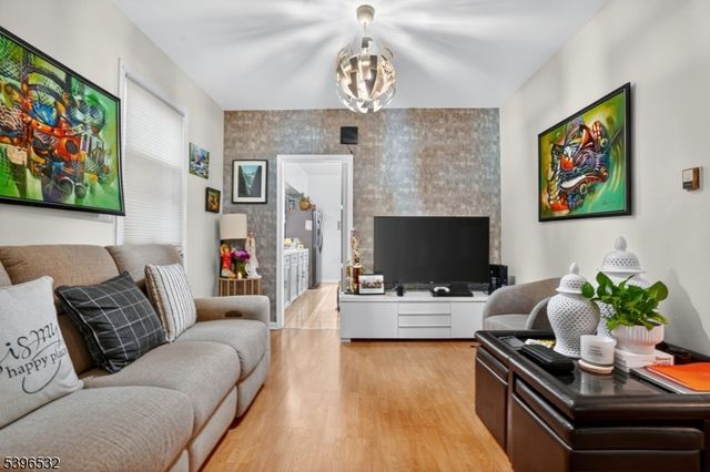 1110 Hampton Pl, Elizabeth City, NJ 07201