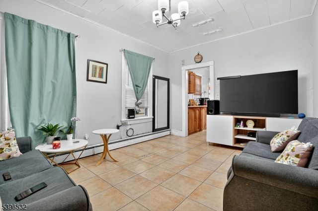 1110 Hampton Pl, Elizabeth City, NJ 07201