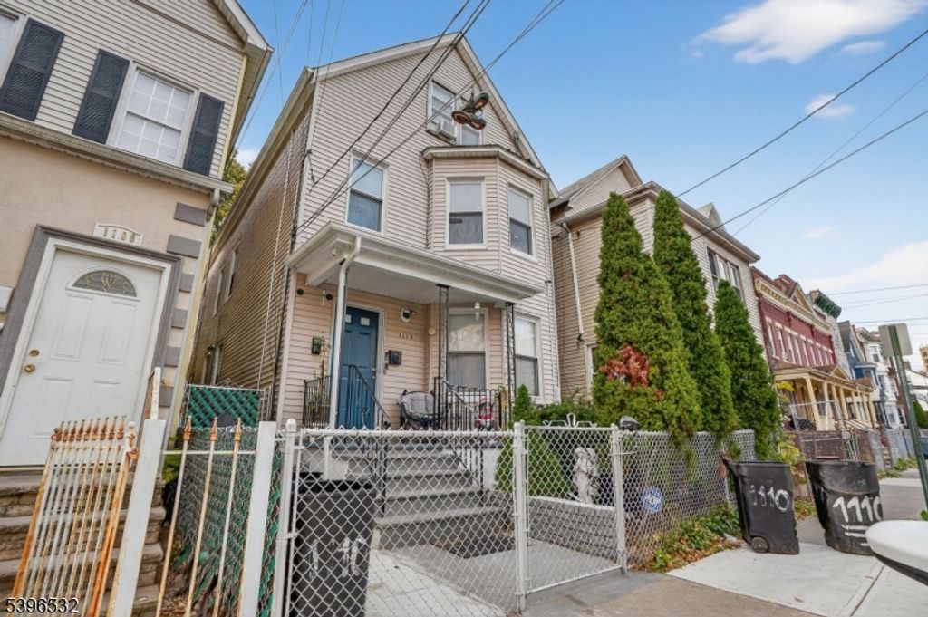 1110 Hampton Pl, Elizabeth City, NJ 07201