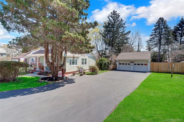 35 E 12th Street, Huntington Station, NY 11746