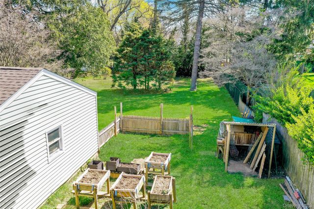 35 E 12th Street, Huntington Station, NY 11746