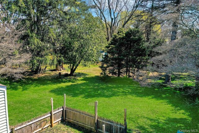 35 E 12th Street, Huntington Station, NY 11746