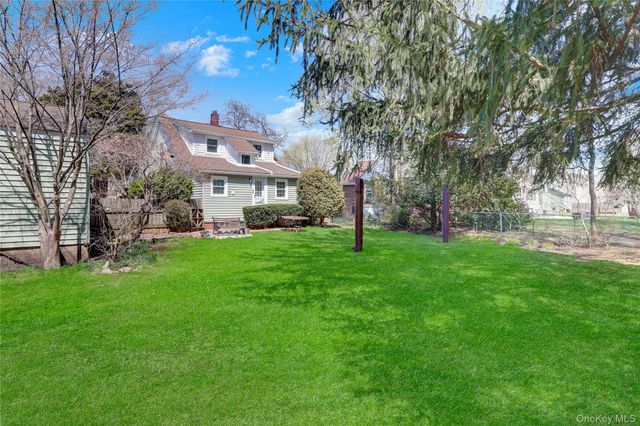 35 E 12th Street, Huntington Station, NY 11746