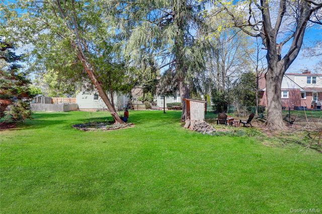 35 E 12th Street, Huntington Station, NY 11746