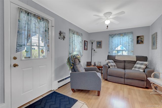 35 E 12th Street, Huntington Station, NY 11746