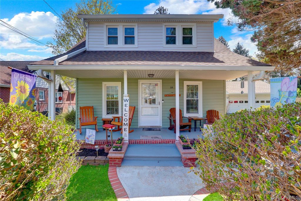 35 E 12th Street, Huntington Station, NY 11746