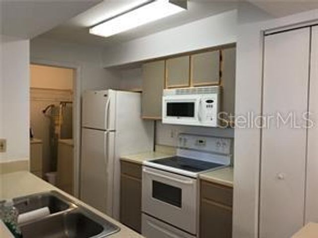 3034 PARKWAY BOULEVARD 202, Kissimmee, FL 34747