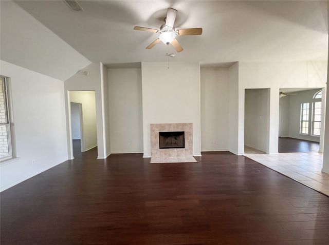 1602 Summercrest Drive, Cleburne, TX 76033