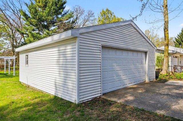 3974 Beadle Lake Drive, Emmett Twp, MI 49014