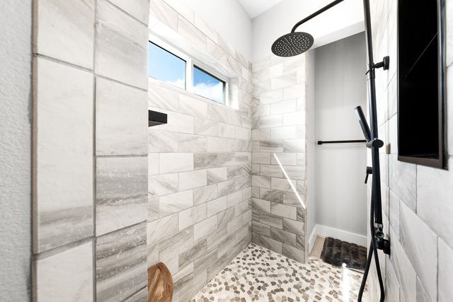 4886 County Road 1037, Celeste, TX 75423