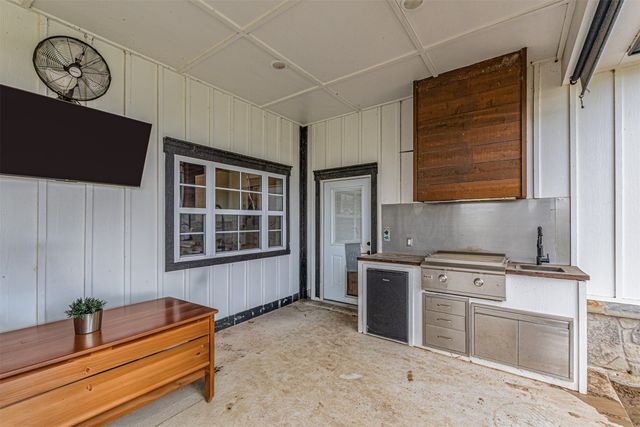 4886 County Road 1037, Celeste, TX 75423