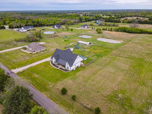 4886 County Road 1037, Celeste, TX 75423