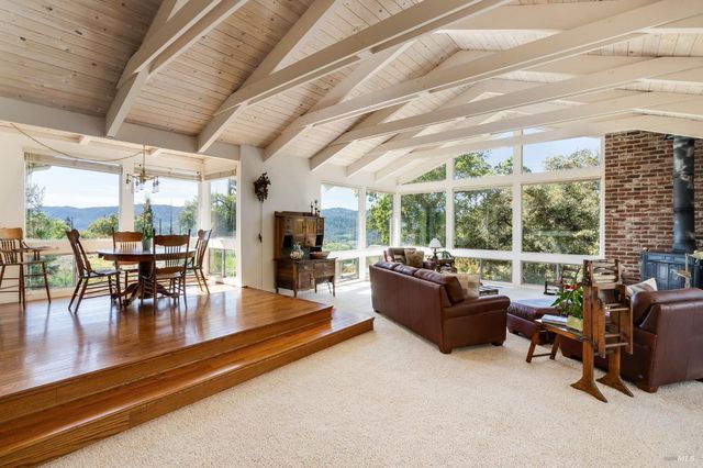 939 Champion Ln, Deer Park, CA 94576