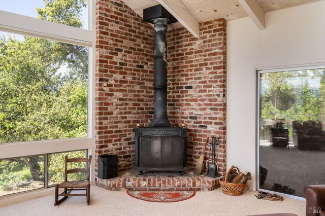 939 Champion Ln, Deer Park, CA 94576