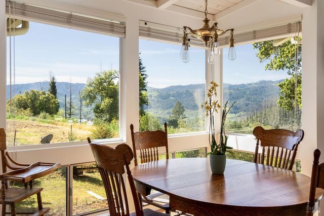 939 Champion Ln, Deer Park, CA 94576