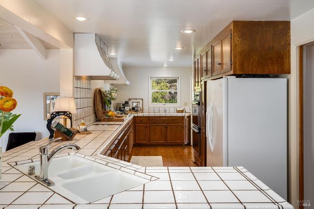 939 Champion Ln, Deer Park, CA 94576