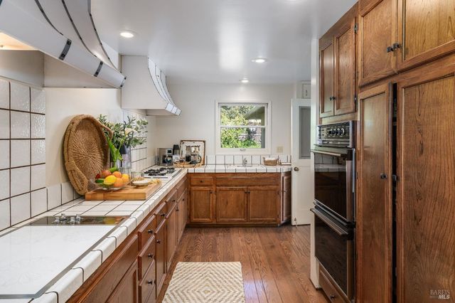 939 Champion Ln, Deer Park, CA 94576