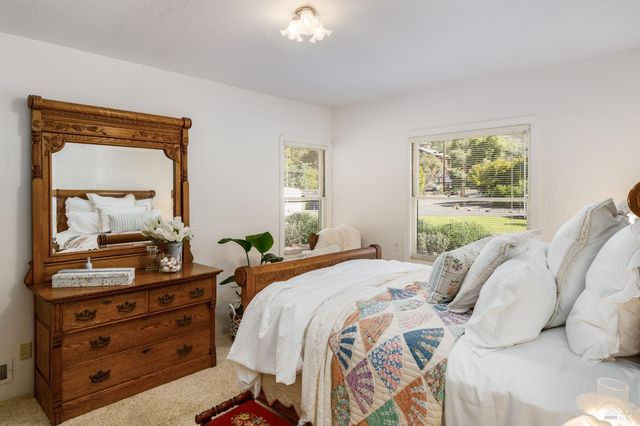 939 Champion Ln, Deer Park, CA 94576