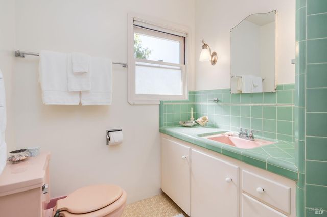 939 Champion Ln, Deer Park, CA 94576