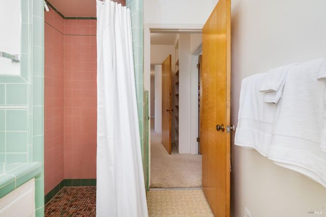 939 Champion Ln, Deer Park, CA 94576