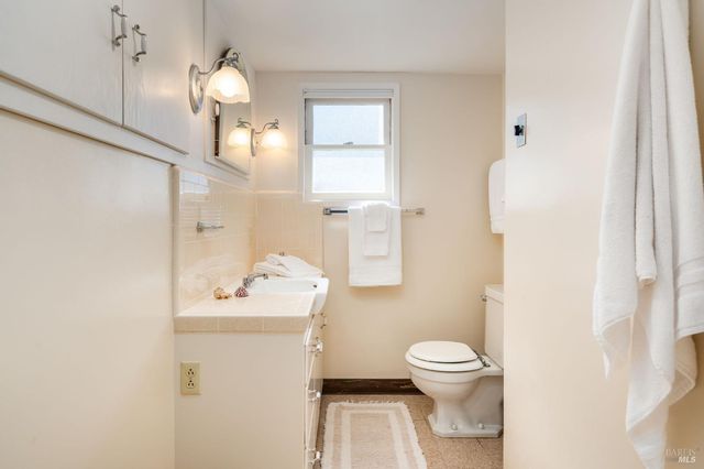 939 Champion Ln, Deer Park, CA 94576