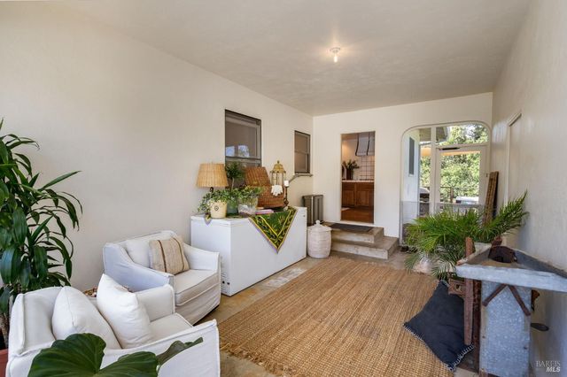 939 Champion Ln, Deer Park, CA 94576