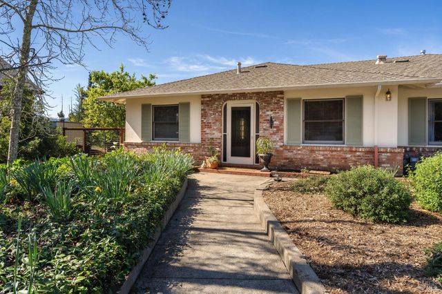 939 Champion Ln, Deer Park, CA 94576