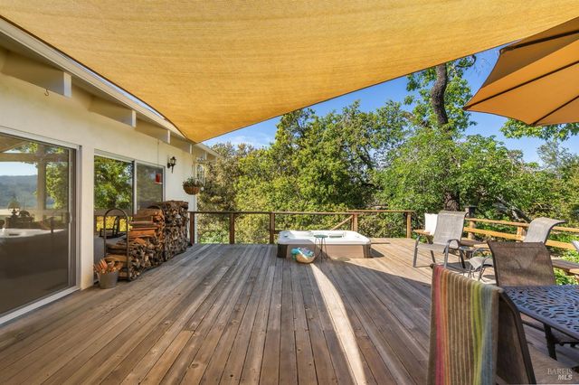 939 Champion Ln, Deer Park, CA 94576