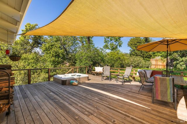 939 Champion Ln, Deer Park, CA 94576