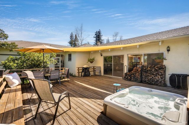 939 Champion Ln, Deer Park, CA 94576