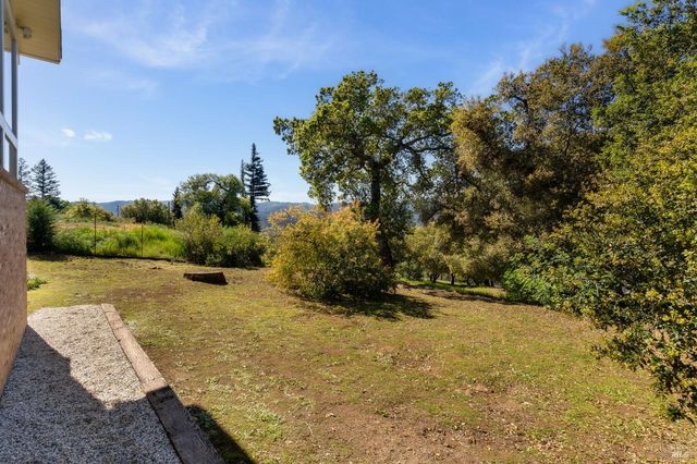 939 Champion Ln, Deer Park, CA 94576