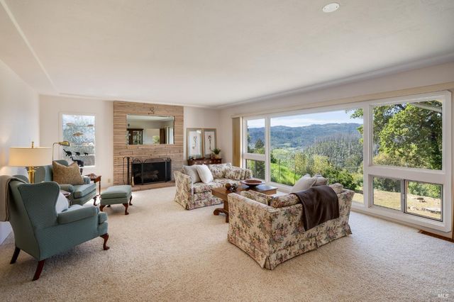 939 Champion Ln, Deer Park, CA 94576