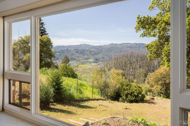 939 Champion Ln, Deer Park, CA 94576