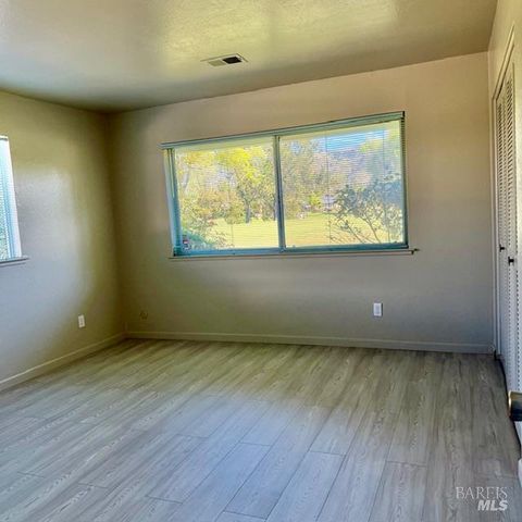 12 Glengreen St, Santa Rosa, CA 95409