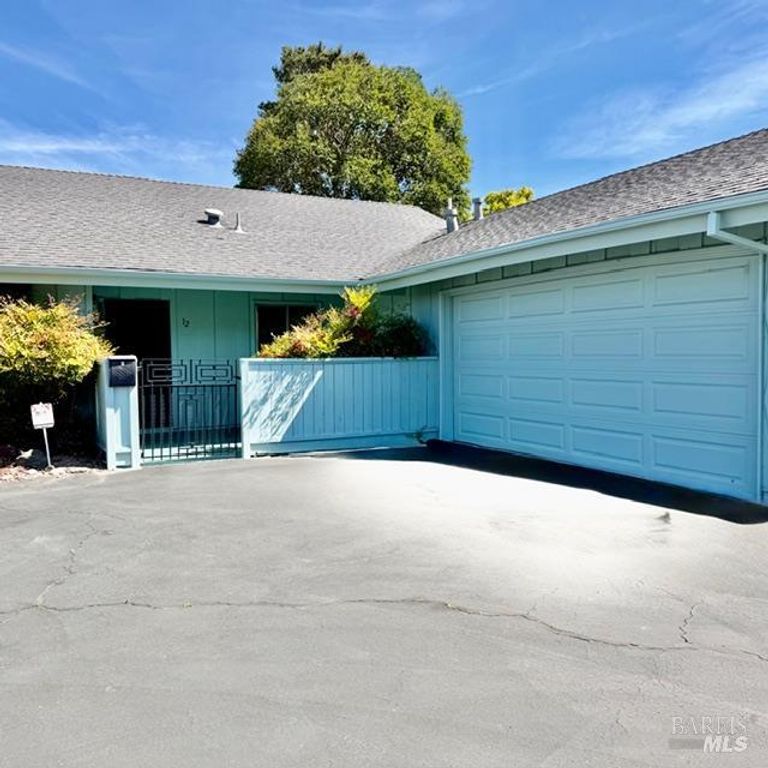 12 Glengreen St, Santa Rosa, CA 95409
