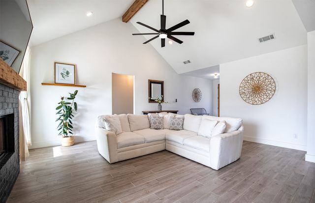 111 Bluegrass Trail, Springtown, TX 76082