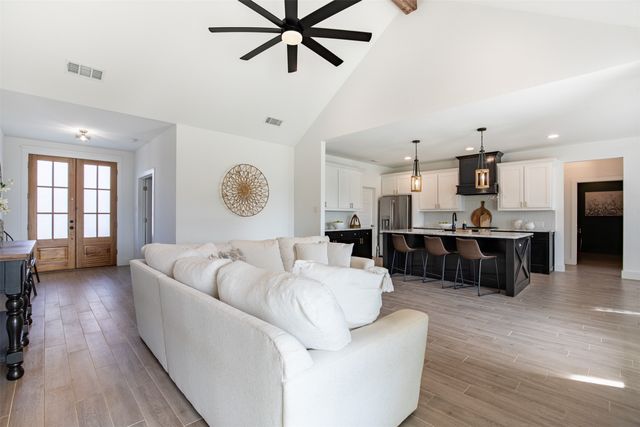 111 Bluegrass Trail, Springtown, TX 76082