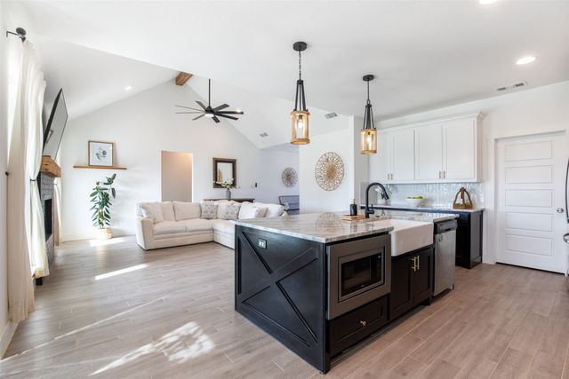 111 Bluegrass Trail, Springtown, TX 76082