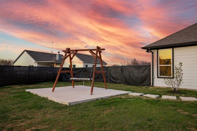 111 Bluegrass Trail, Springtown, TX 76082