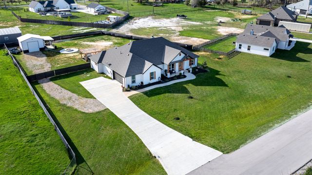 111 Bluegrass Trail, Springtown, TX 76082