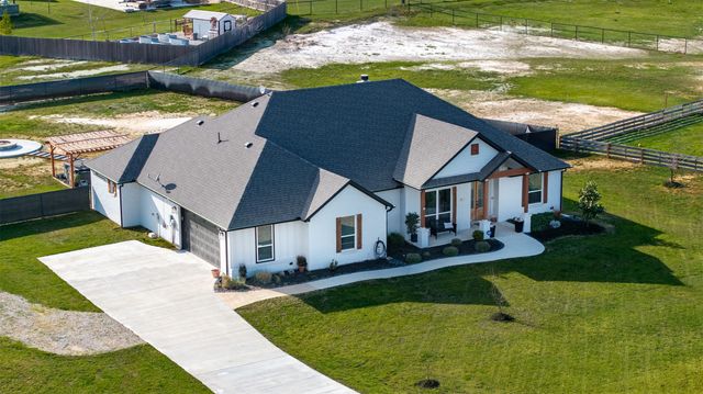 111 Bluegrass Trail, Springtown, TX 76082