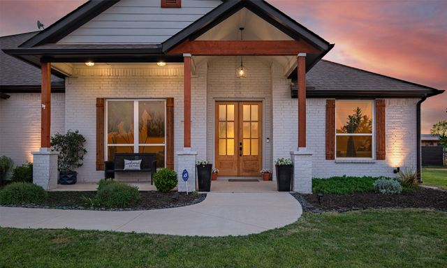 111 Bluegrass Trail, Springtown, TX 76082